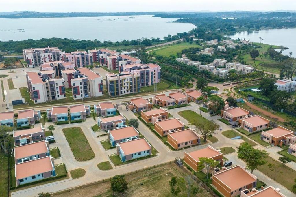 The Gray Haven Lakeside Condo In Entebbe Exterior photo