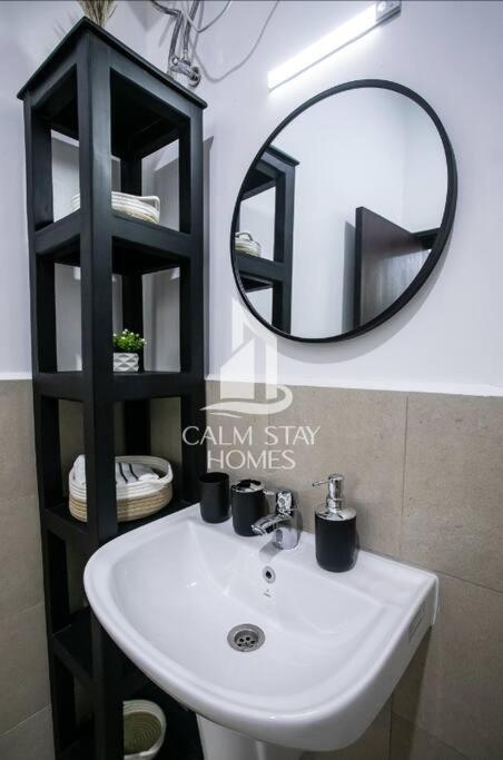 The Gray Haven Lakeside Condo In Entebbe Exterior photo